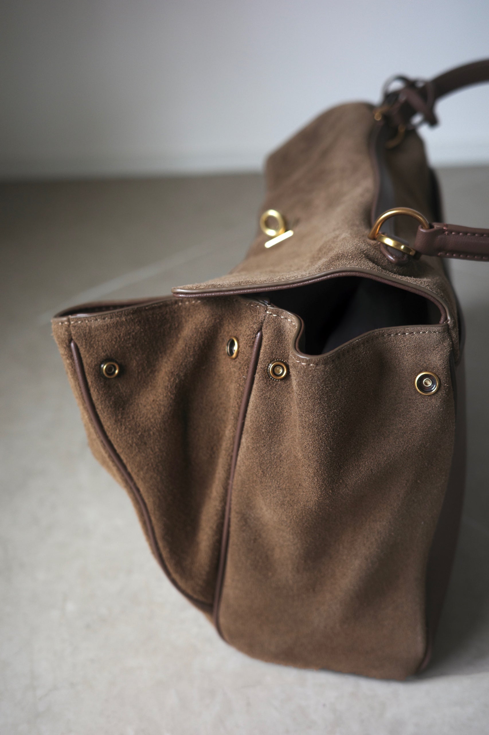 Heritage Line】Heritage Suede Lock Tote | BONDLE ONLINE SHOP
